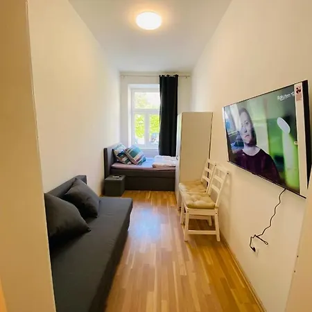 Niceapartmenthollergasse 1A