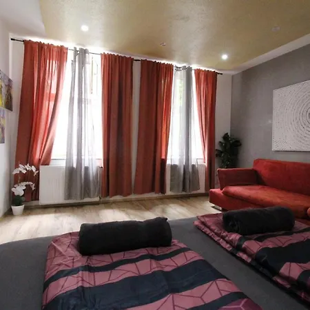 Private Triple Bedroom Rf1