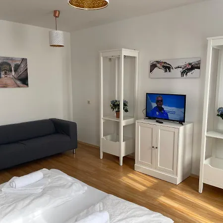 Peaceful Apartment For 4