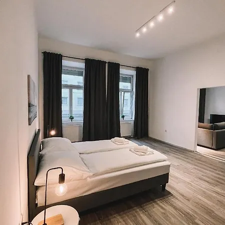 Big Nice Family Apartment Next To Hannovermarkt