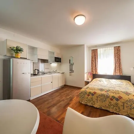 Schlossquadrat Apartment 14B