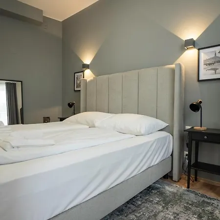 New Apartment With A King-Size Bed In A Calm Area