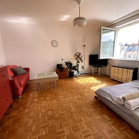 Book A Night * Green Part Of Vienna In Centrum *