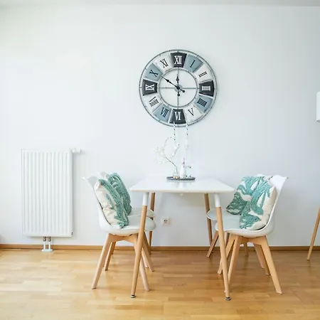 Room4Art Apartments Nr.6 In Center Air-Conditioned