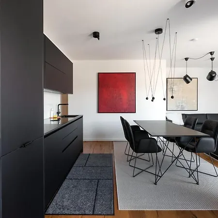 Stylisches Apartment In Zentraler Gruenruhelage Mit Garagenplatz