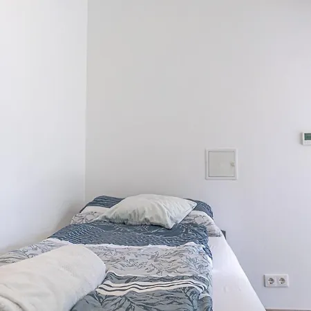 Relaxed 1Br Apt Comfortable Design/Great Location