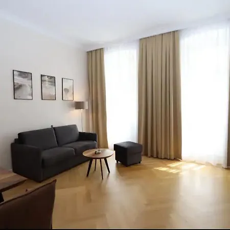 Stylish City Center Apartment