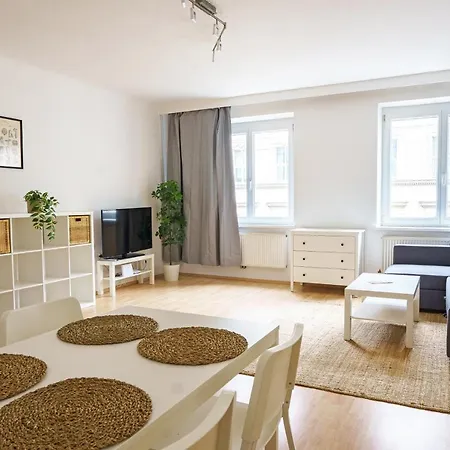 Vienna City Apartment Schottentor