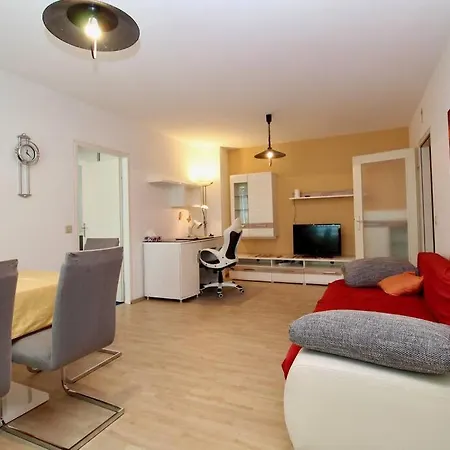 Cozy Apartment Free Parking