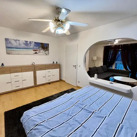 Traum Apartment Mit Pool+Balkon