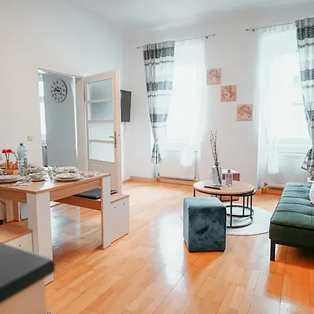 Raimond Apartment Top 27