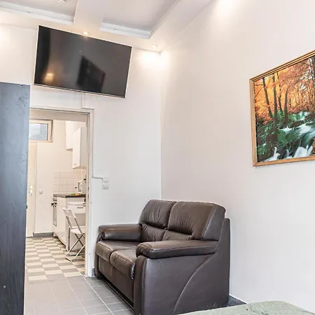 Welcoming 1Br Apt- Near U6 Station Am Schoepfwerk