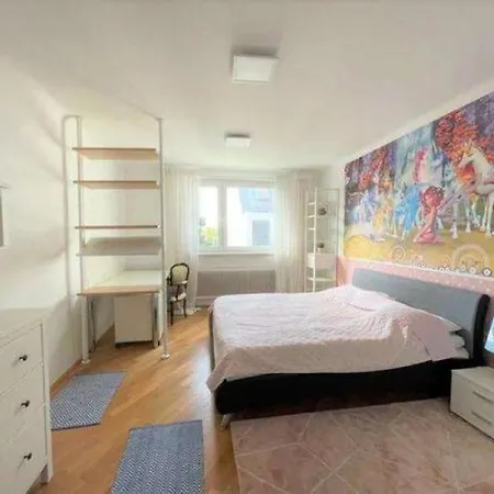 Nice Apartment In Vienna With Garden