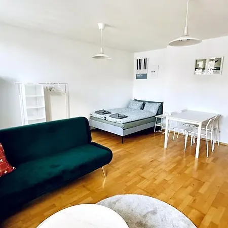 Cosy & New Urban Apartment In Green Hood