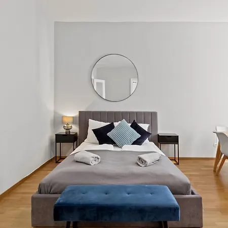 Three Bedrooms - 69 M² - 4 Min To U4 Metro Station
