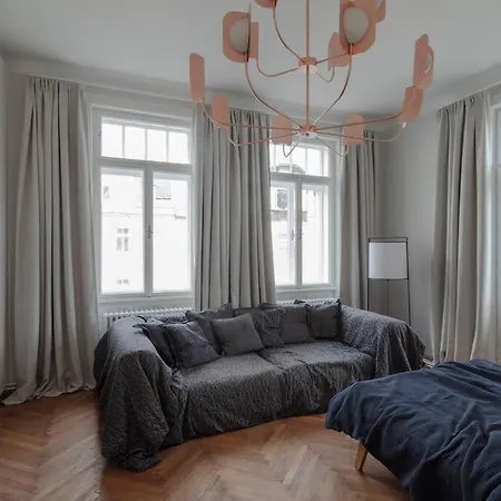 Viennese Jewel I 120 M² I Quiet Area Appartement