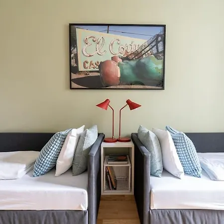 Vogue 2Br Suite, Near City Pulse By Hm
