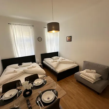 Cozy-5-Person Apartment In Vienna 5