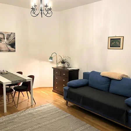 Casa Nostra - Ruhige Stadtwohnung Mit Balkon