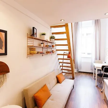 Urban Capsule Apartment - Near Mariahilfer Strasse