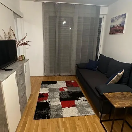 Cozy Two-Room Apartment Near Vic
