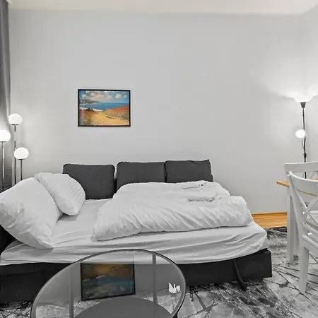 Modern Apartment Close To Center - 2Br