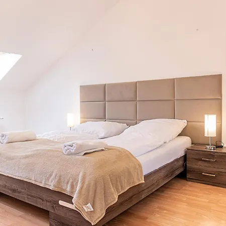 Spacious 2Br Apt Great Location - Near Schoenbrunn