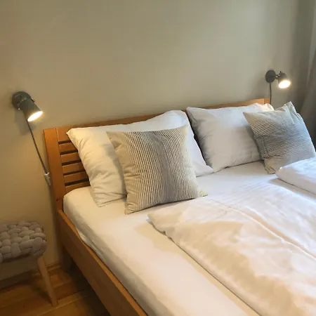 Grosse 4 Zimmer Wohnung. Schoenbrunn-Naehe!