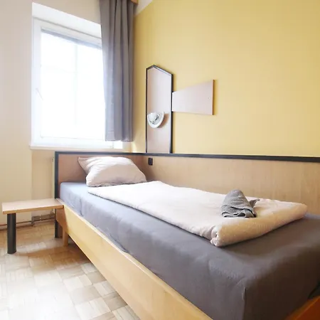 Triple Room In Hutteldorfer Strasse Area