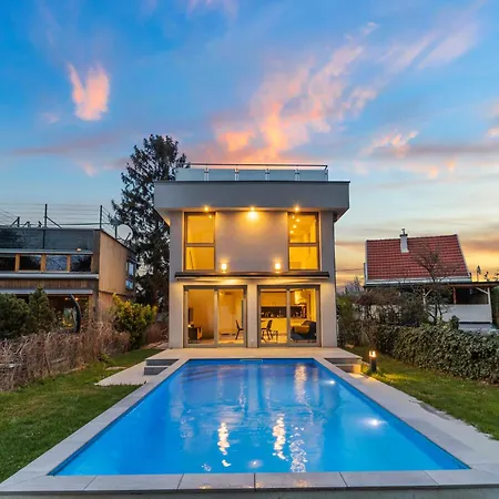 Villa Jaeger Mit Pool In Wien