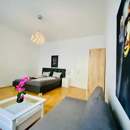 Family Apartment Th8 8