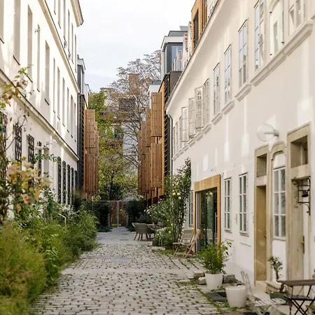 Grosszuegiges Apartment In Historischem Gebaeude