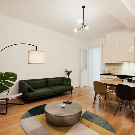 Designer Apartment In The City Center