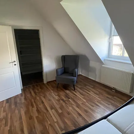 Penthouse Auhof Apartment