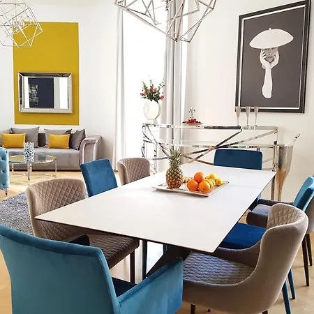 Belle Epoque Apartment