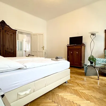 Cosy Apartment Located At Famous Vienna Kutschkermarkt