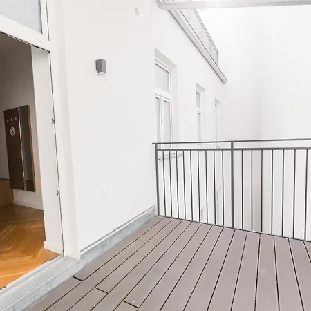 Nadland Apartments B61