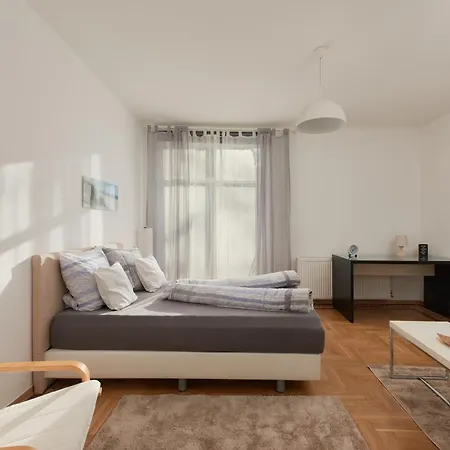 Schoenbrunn Palace Apartments Free Parking And 24H Check-In