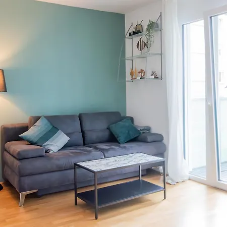 Апартаменти Modern 1Br - 15 Mins To City Center