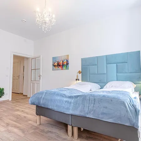 Cost Effective City Life 1Br In Classic Building