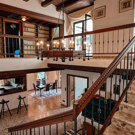 Big Quiet Villa With Garden And Pool
