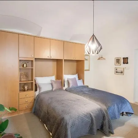 Suesses Apartment Naehe Volkstheater