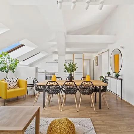 Spacious Apartment Next To Shopping Mall With Balcony