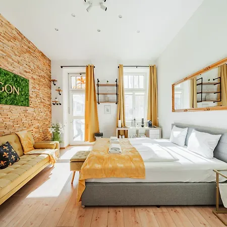 Classy Premium Studio With Free Parking Apartment