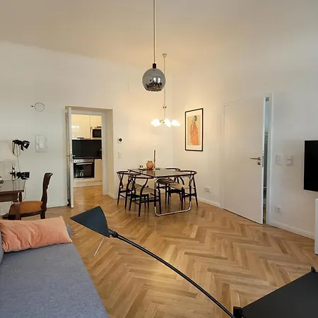 Margarets Apartment