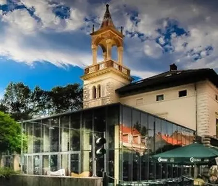 Vive Hotel