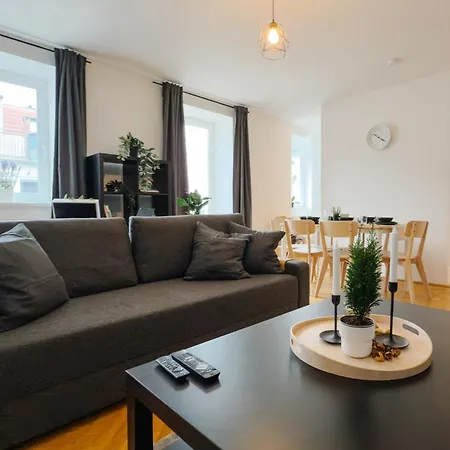 110Qm, 4 Bedrooms, Near Schoenbrunn - Axara Housing Osw 33