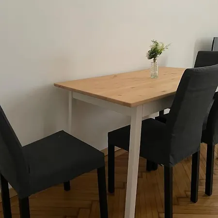 Premium Apartment With Terrace - Free Parking