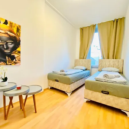 Bright 5Br Apartment W Great Transport Link