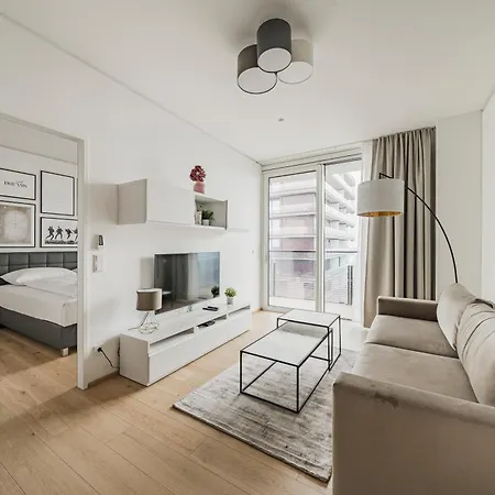 Luxury Apartment With View Over Vienna And Pool